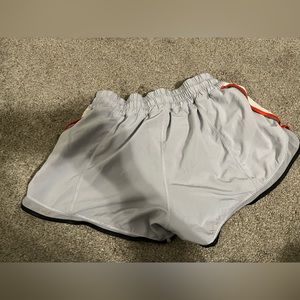 Lululemon Hotty hot shorts 2.5” size 6